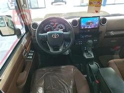 تۆیۆتا لاند کرۆزەر 70